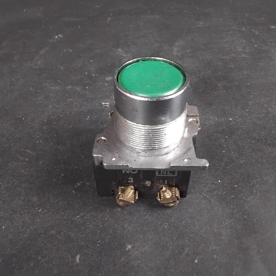 Used CUTLER HAMMER EATON 10250T/91000T GREEN PUSHBUTTON ($15 OBO)