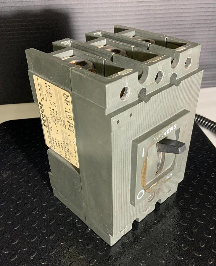 Used SIEMENS 3VT5300-0BU00 ($59.99 OBO)