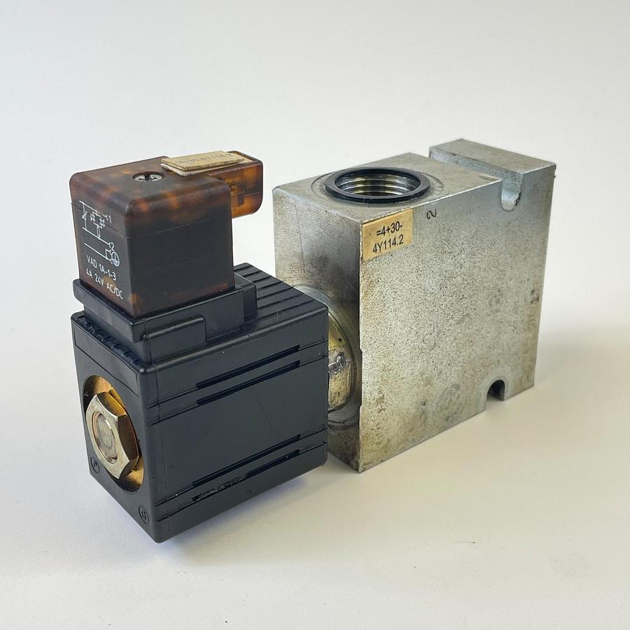 Used PARKER B12212B SERIES CARTRIDGE VALVE BODY + LUMBERG VAD 1A-1-3 SOLENOID PLUG