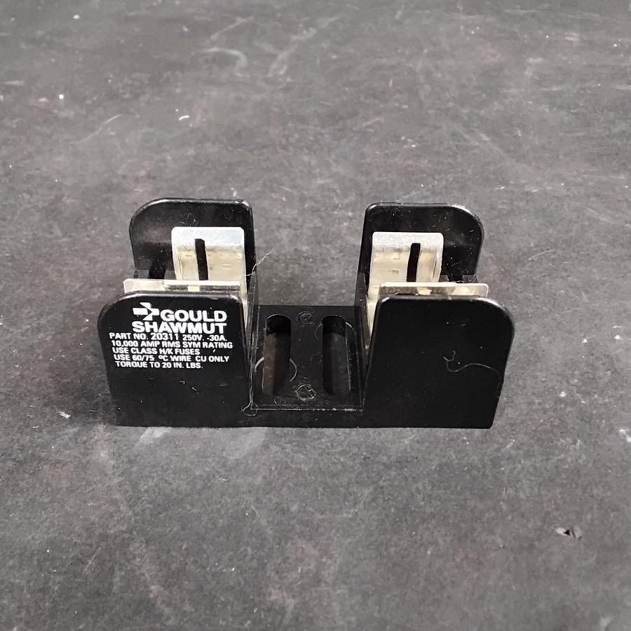 Used GOULD SHAWMUT 20311 FUSE BLOCK ($8 OBO)