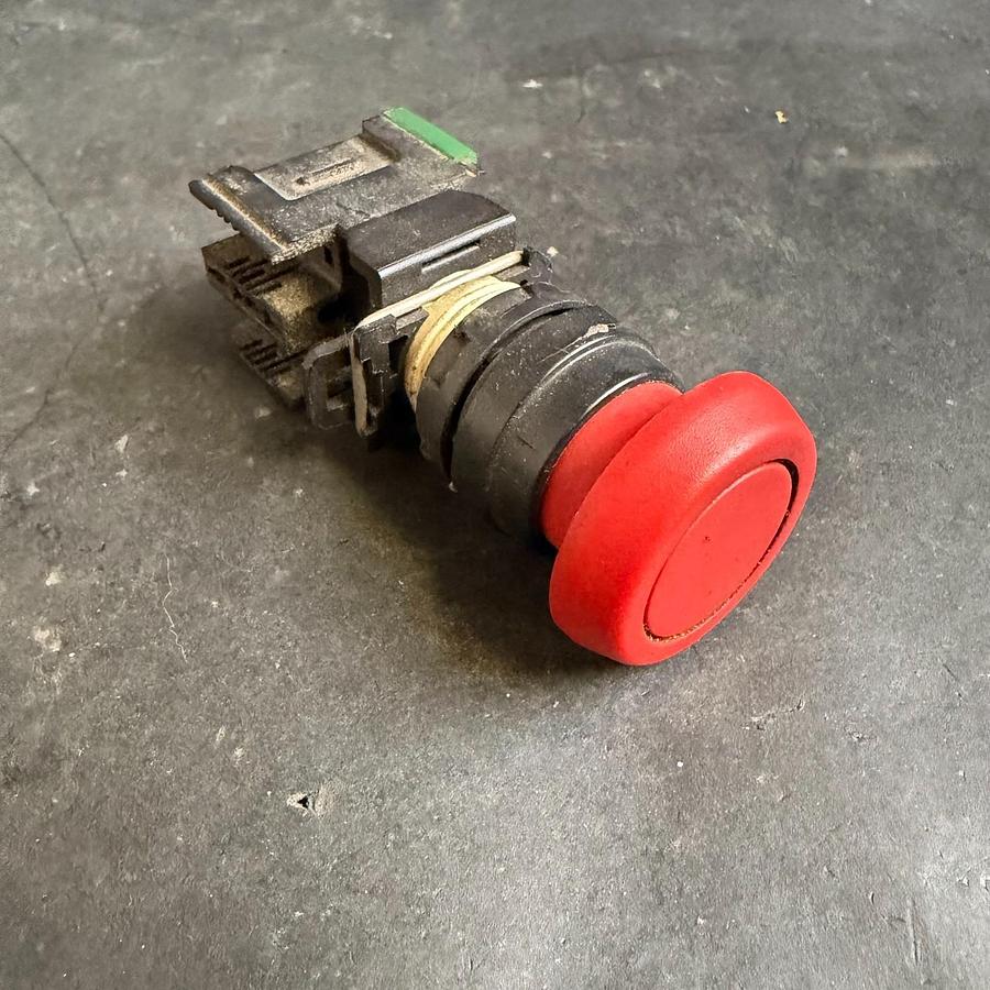 Used SQUARE D DA10 RED PUSHBUTTON ($15 OBO)