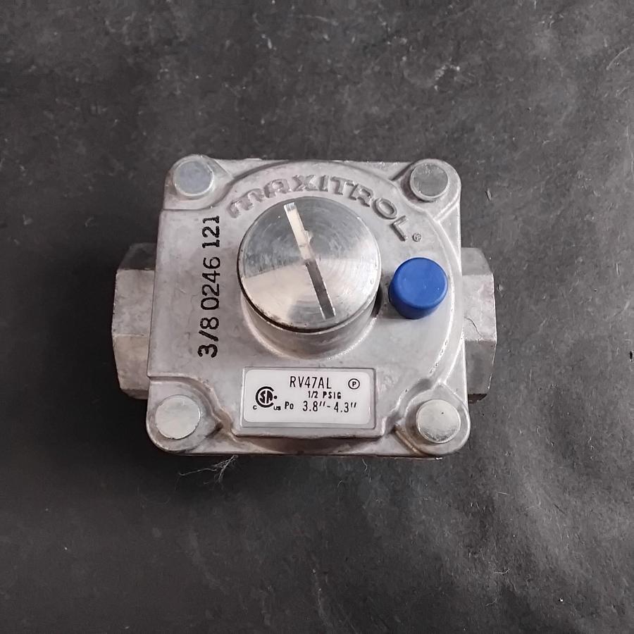 Used MAXITROL RV47AL PRESSURE REGULATOR ($34 OBO)