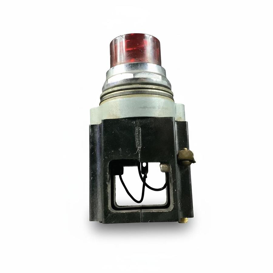 Used FURNAS 52PA4E2 SERIES B OIL TIGHT PILOT LIGHT RED LENS 120V AC/DC