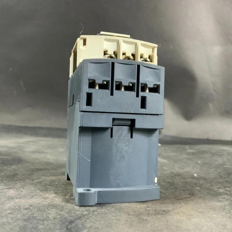 Used SCHNEIDER ELECTRIC LC1D18BD CONTACTOR ($25 OBO)