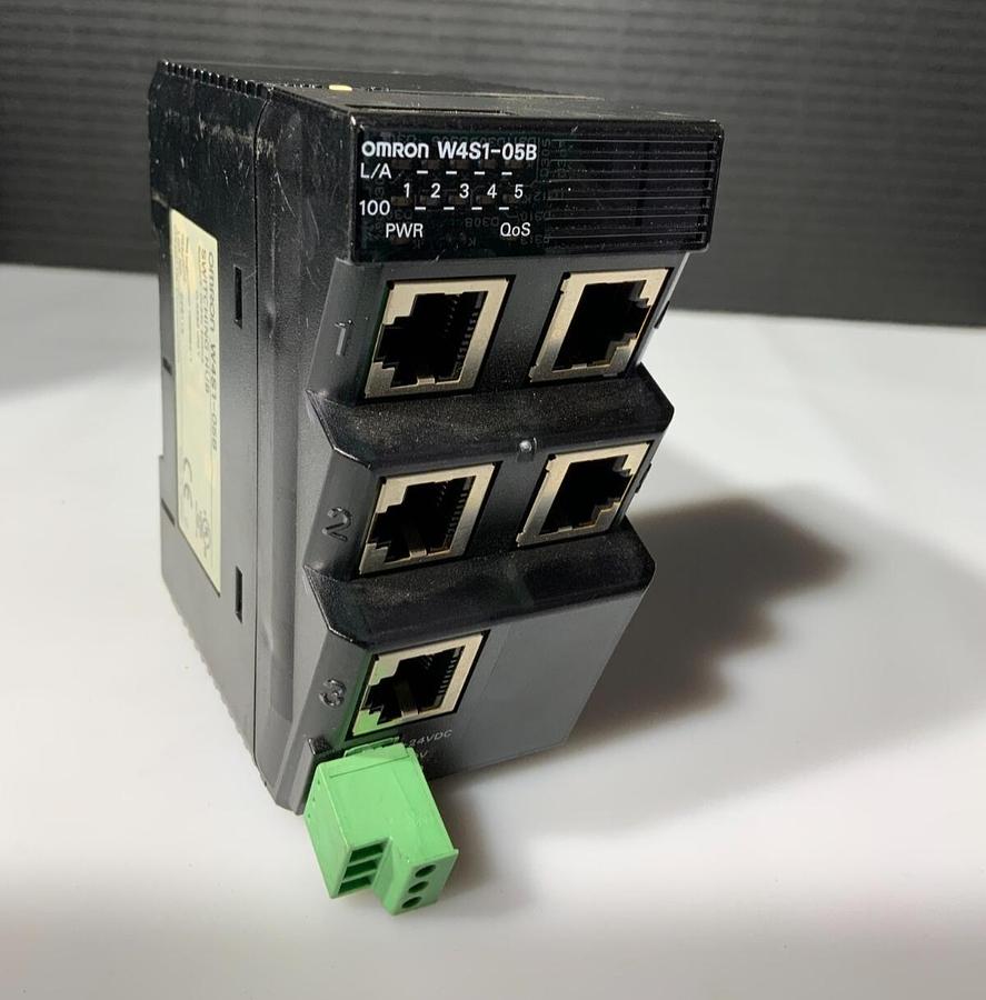 Used OMRON W4S1-05B - PLC SWITCHING HUB  ($75 OBO)