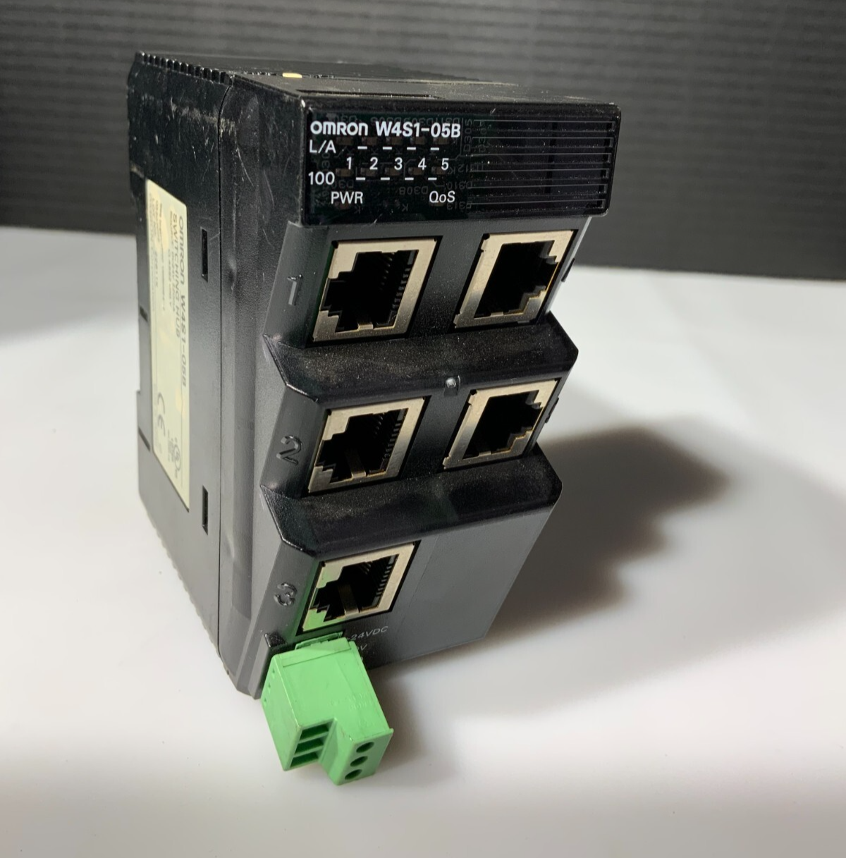 Used OMRON W4S1-05B - PLC SWITCHING HUB  ($75 OBO)