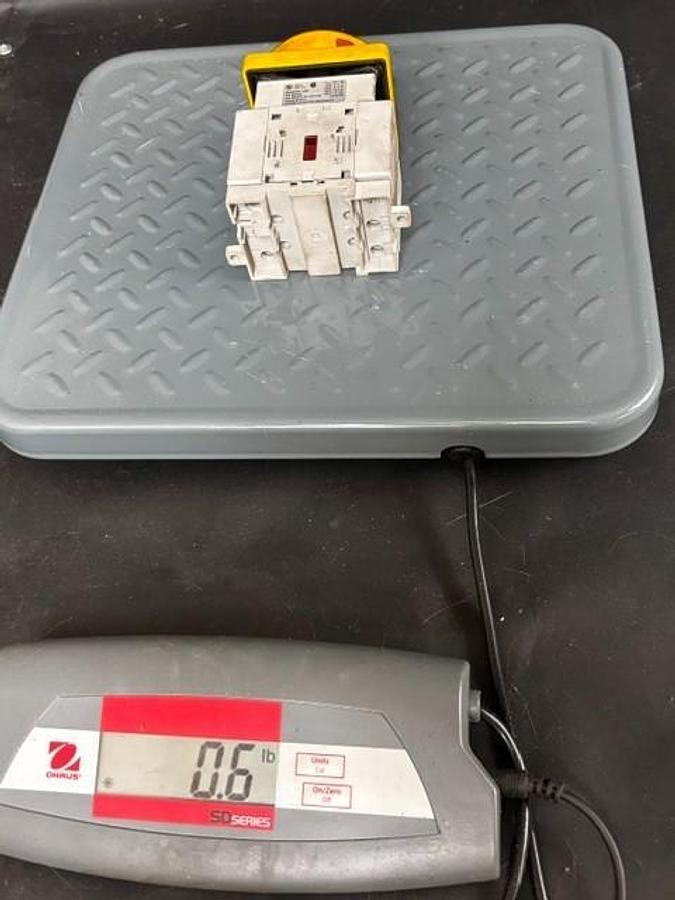 Used ALLEN BRADLEY 194E-E40-1753 SERIES B DISCONNECT SWITCH ($30 OBO)