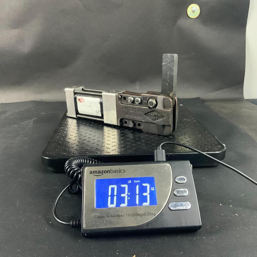 Used DESTACO 4458889 PNEUMATIC POWER CLAMP ($70 OBO)