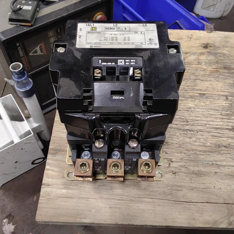 Used SQUARE D 8502SF02S SERIES A CONTACTOR SIZE 4