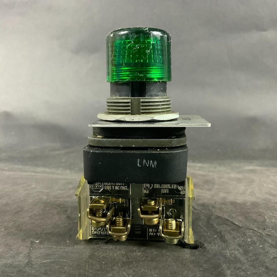 Used ALLEN BRADLEY 800T-PA16 GREEN PUSH BUTTON ($30 OBO)