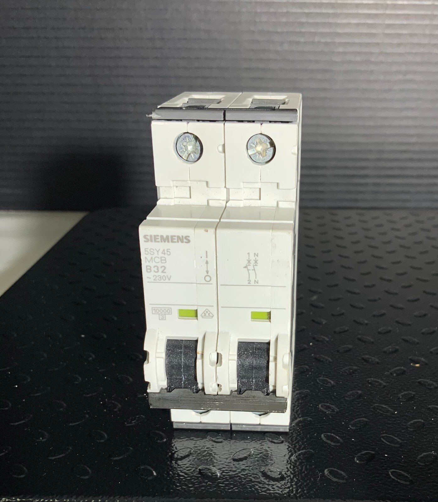 SIEMENS 5SY4532-6 ($89.99/EACH OBO)