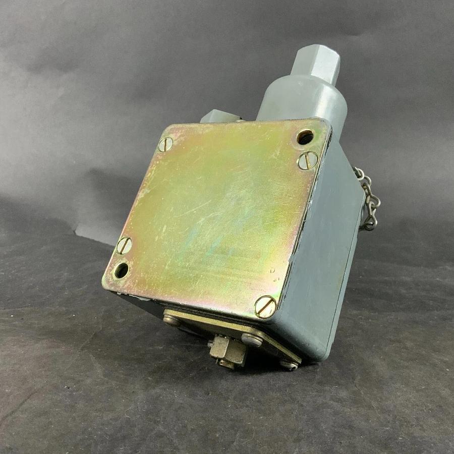 Used ALLEN BRADLEY 836T-T253J PRESSURE CONTROL SWITCH ($75 OBO)