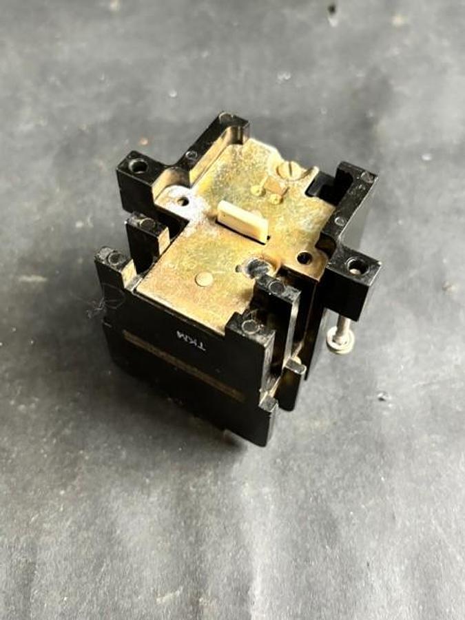 Used ALLEN BRADLEY 700-NT SERIES C PNEUMATIC TIME DELAY UNIT