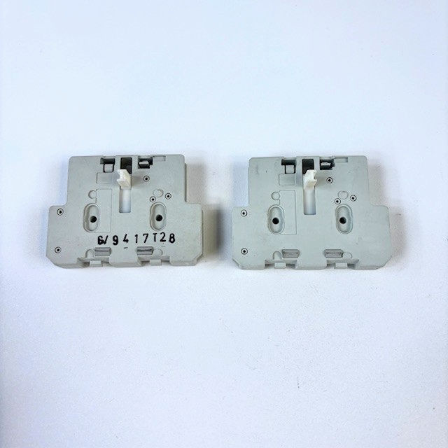 Used SIEMENS 3TY561-1A AUXILIARY CONTACT 2PCS