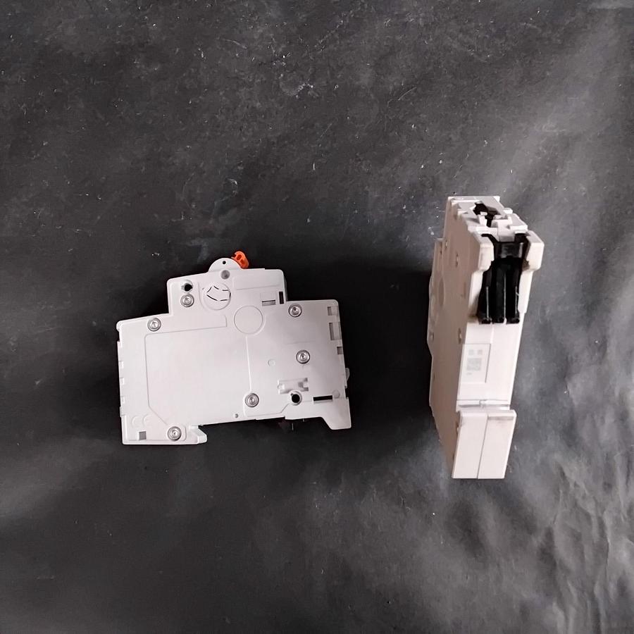 Used SPRECHER + SCHUH L8-C0.5A CIRCUIT BREAKER- GROUP OF 2 ($14 OBO)