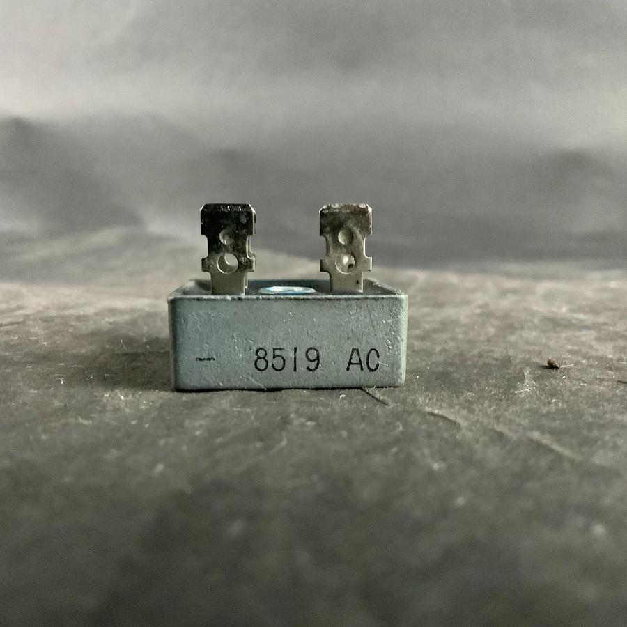 Used VISHAY GENERAL SEMICONDUCTOR KBPC35-06 ($5 OBO)