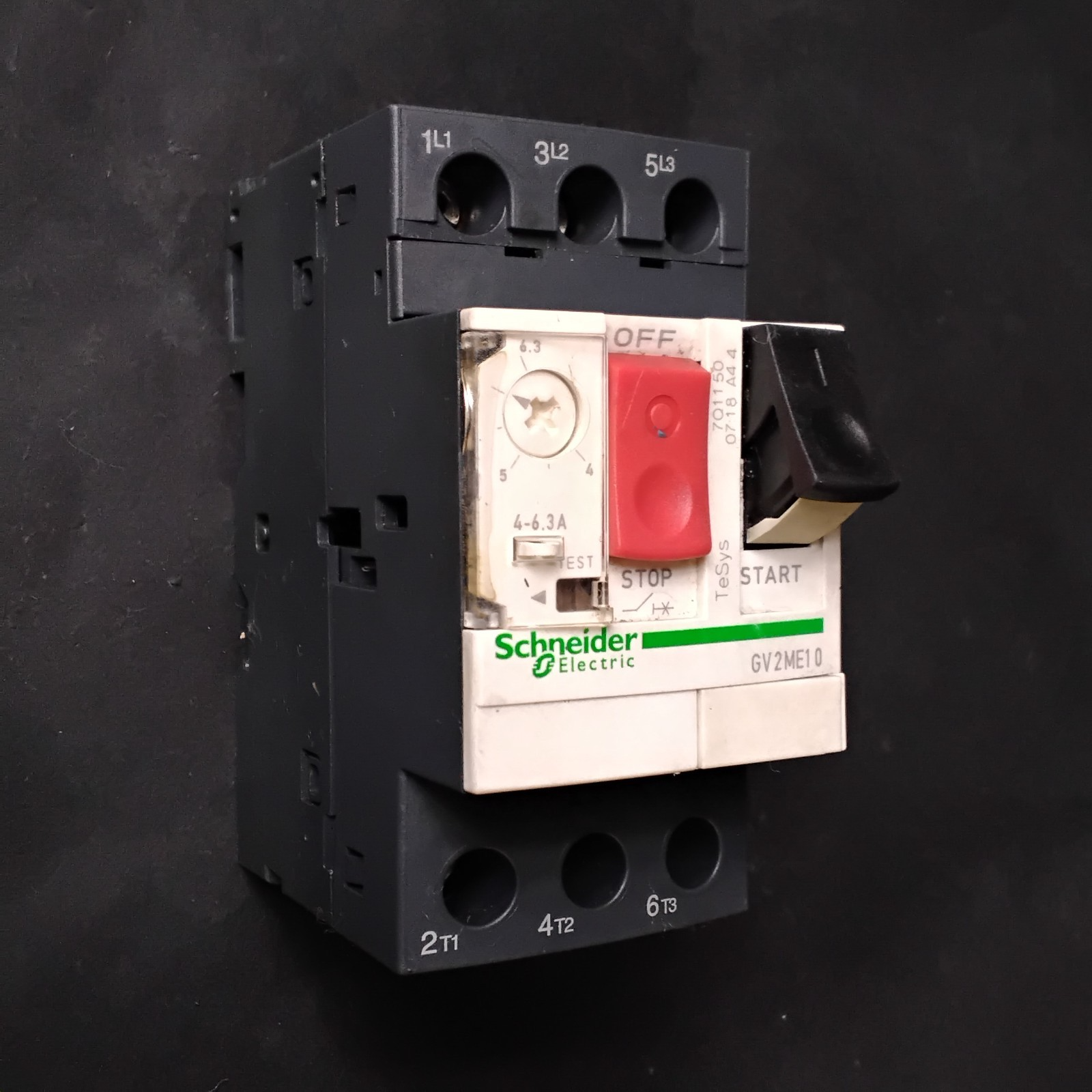 Used SCHNEIDER ELECTRIC GV2ME10  MOTOR CIRCUIT BREAKER ($25 OBO)