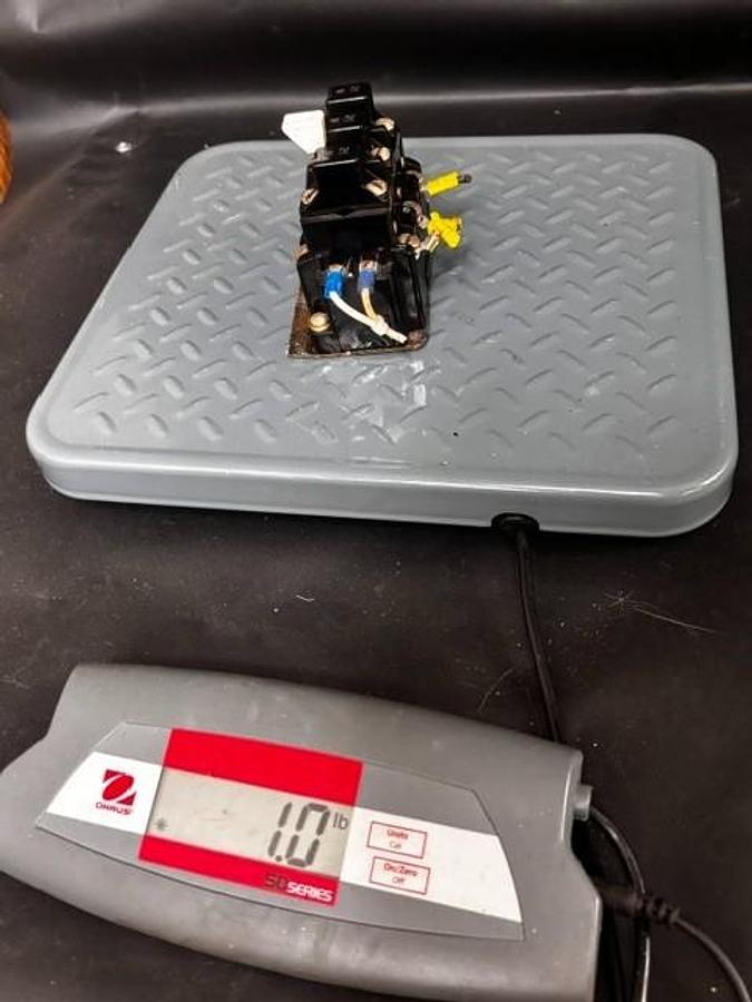 Used ALLEN BRADLEY X-243981 OVERLOAD RELAY