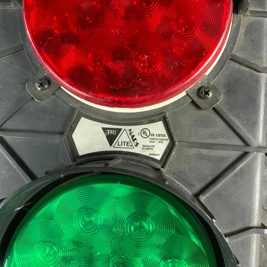 Used MARS TRI LITE E165079 SERIES SG RED GREEN SIGNAL LIGHT ($70 OBO)