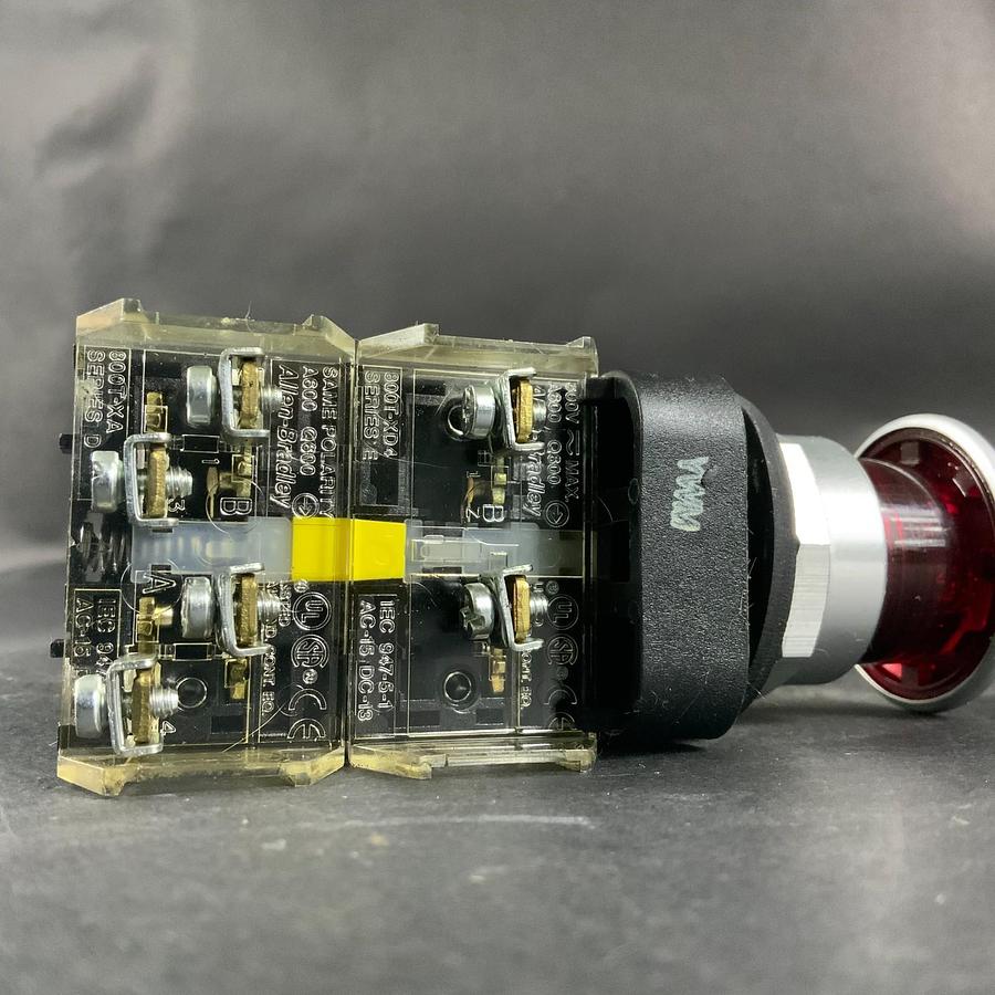 Used ALLEN BRADLEY 800T-FXQ10RA5 ILLUMINATED PUSH BUTTON ($70 OBO)