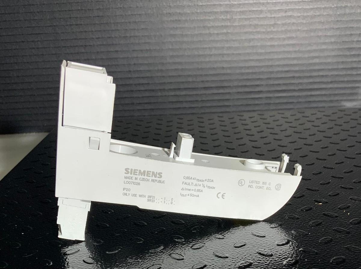 Used SIEMENS 3RF2920-0FA08 ($109.89/EACH OBO)
