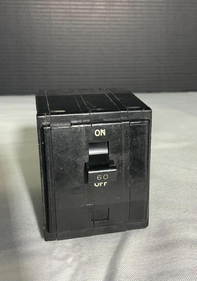 Used SCHNEIDER QO360 ($59.99 OBO)
