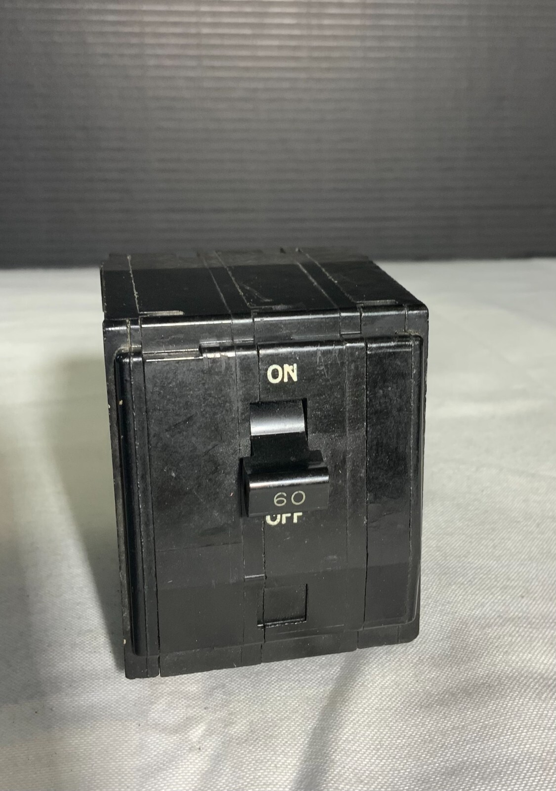 Used SCHNEIDER QO360 ($59.99 OBO)