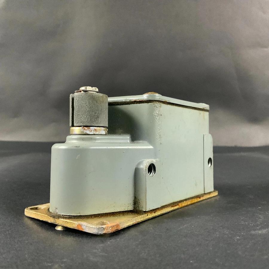 Used SQUARE D 9007-TUB5 LIMIT SWITCH ($200 OBO)