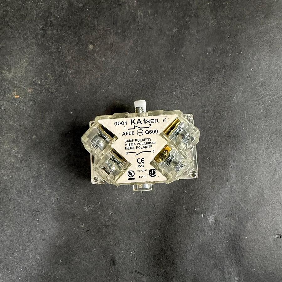 Used SCHNEIDER 9001 KA1 CONTACT BLOCK ($22 OBO)