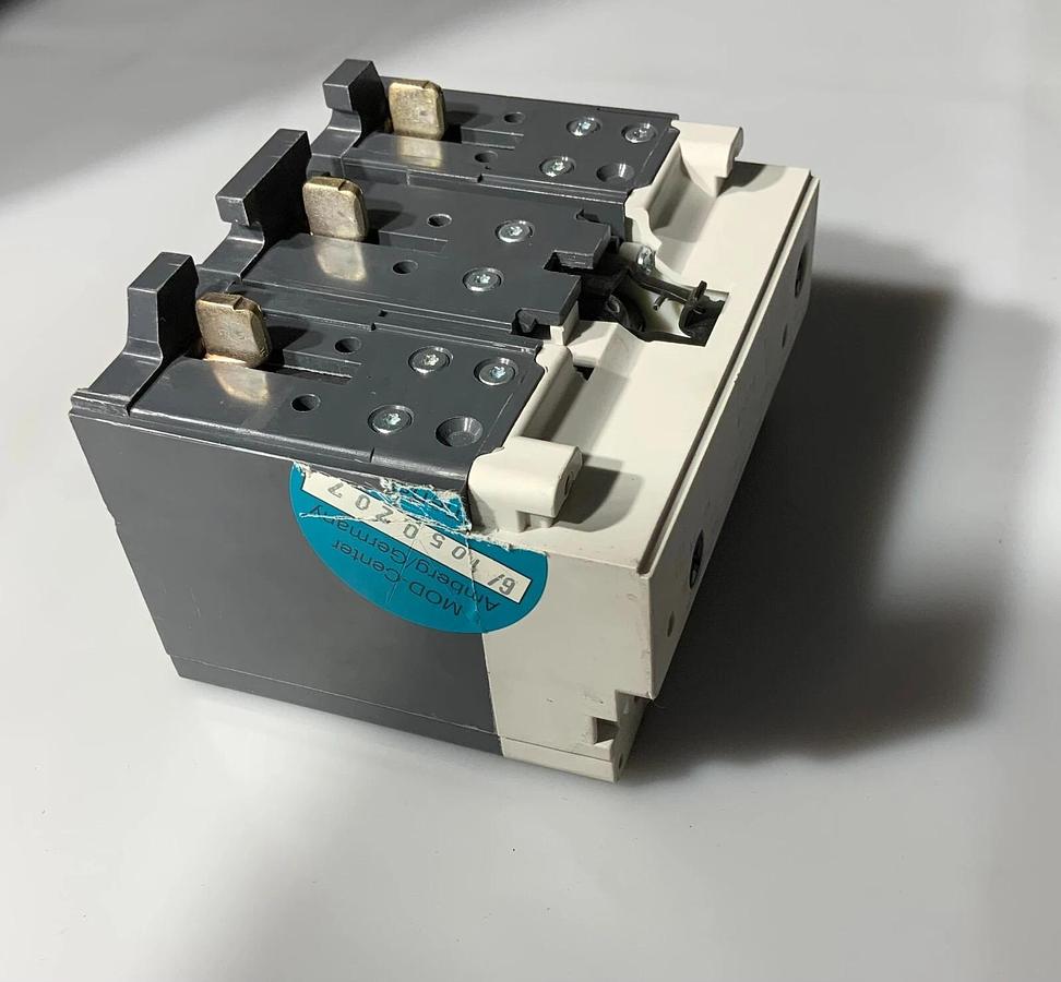 Used SIEMENS 3VL9205-7DC30 ($149.99 OBO)