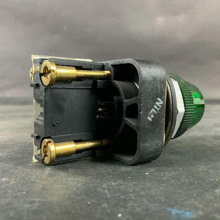 Used ALLEN BRADLEY 800T-Q10 GREEN PILOT LIGHT ($20 OBO)