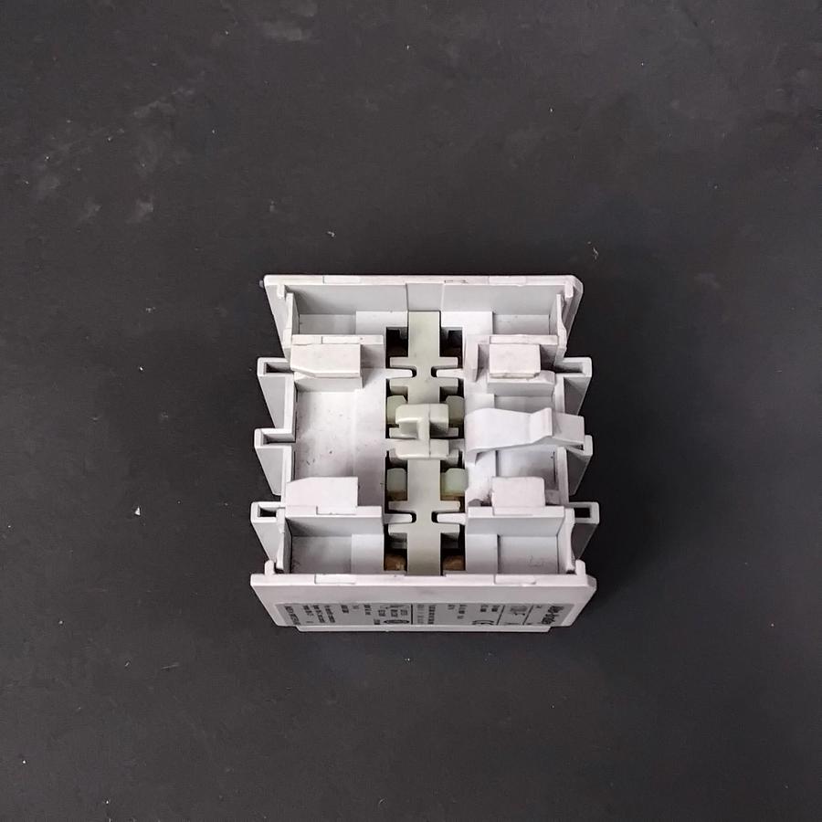 Used ALLEN BRADLEY 100-F/FB22 AUXILIARY CONTACT BLOCK ($15 OBO)