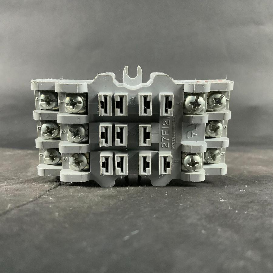 POTTER & BRUMFIELD 27E121 RELAY SOCKET ($7 OBO)