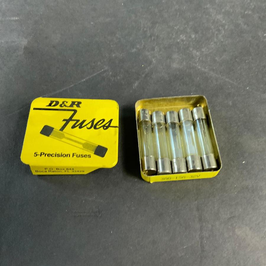 D&R 3AG-15A-32V FUSE - SET OF 5 ($5 OBO)