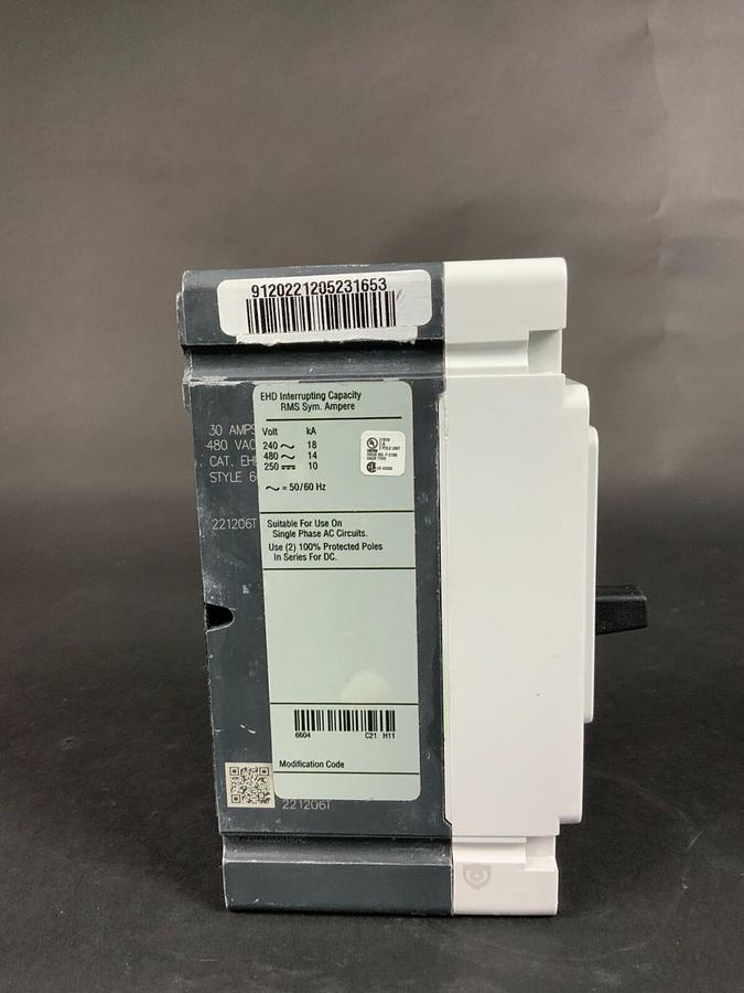 EATON EHD2030 CIRCUIT BREAKER - BRAND NEW IN BOX ($140 OBO)