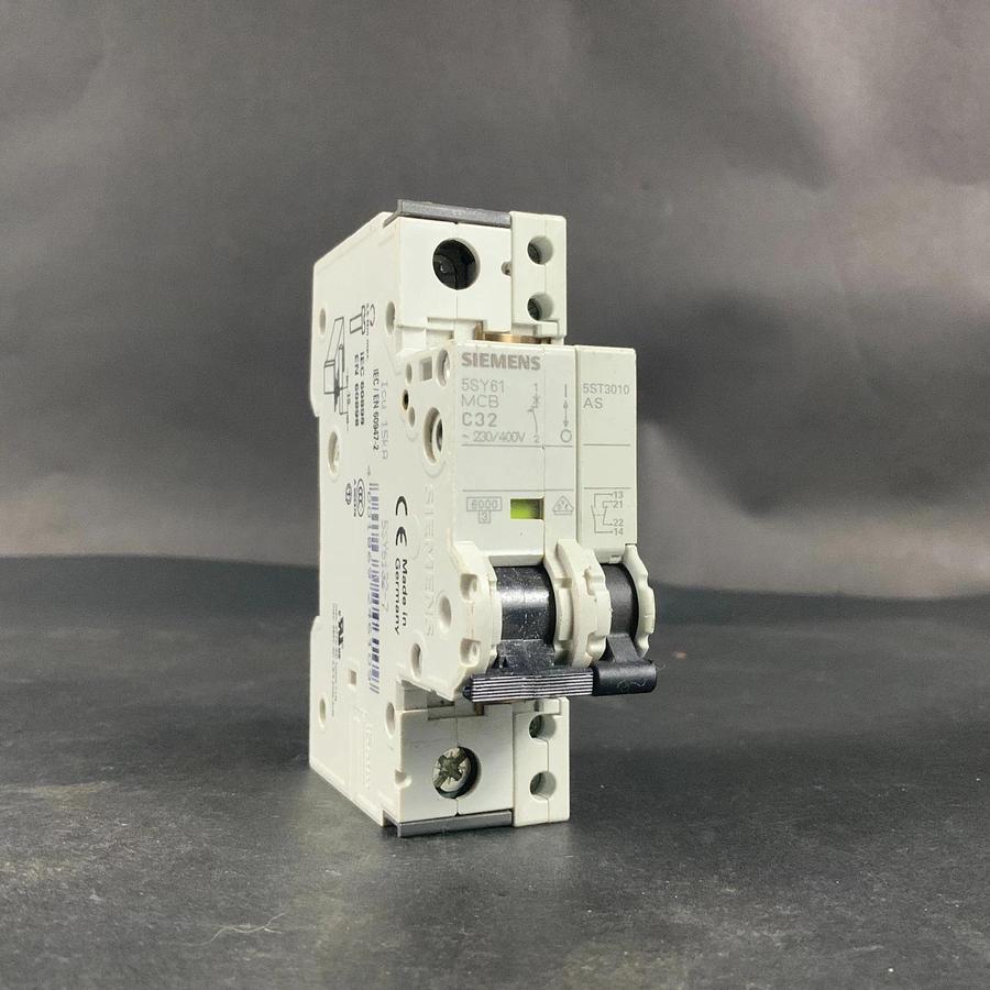 Used SIEMENS 5SY6132-7 CIRCUIT BREAKER ($25 OBO)