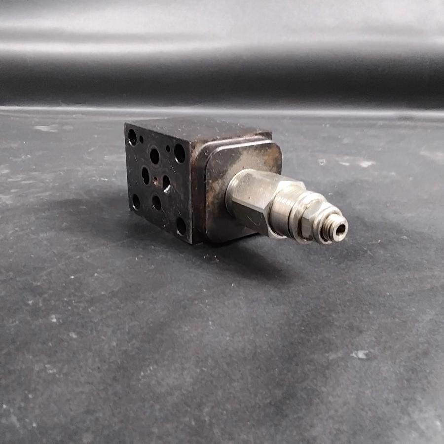 Used SUN 2DP0-A2 HYDRAULIC VALVE ($50 OBO)