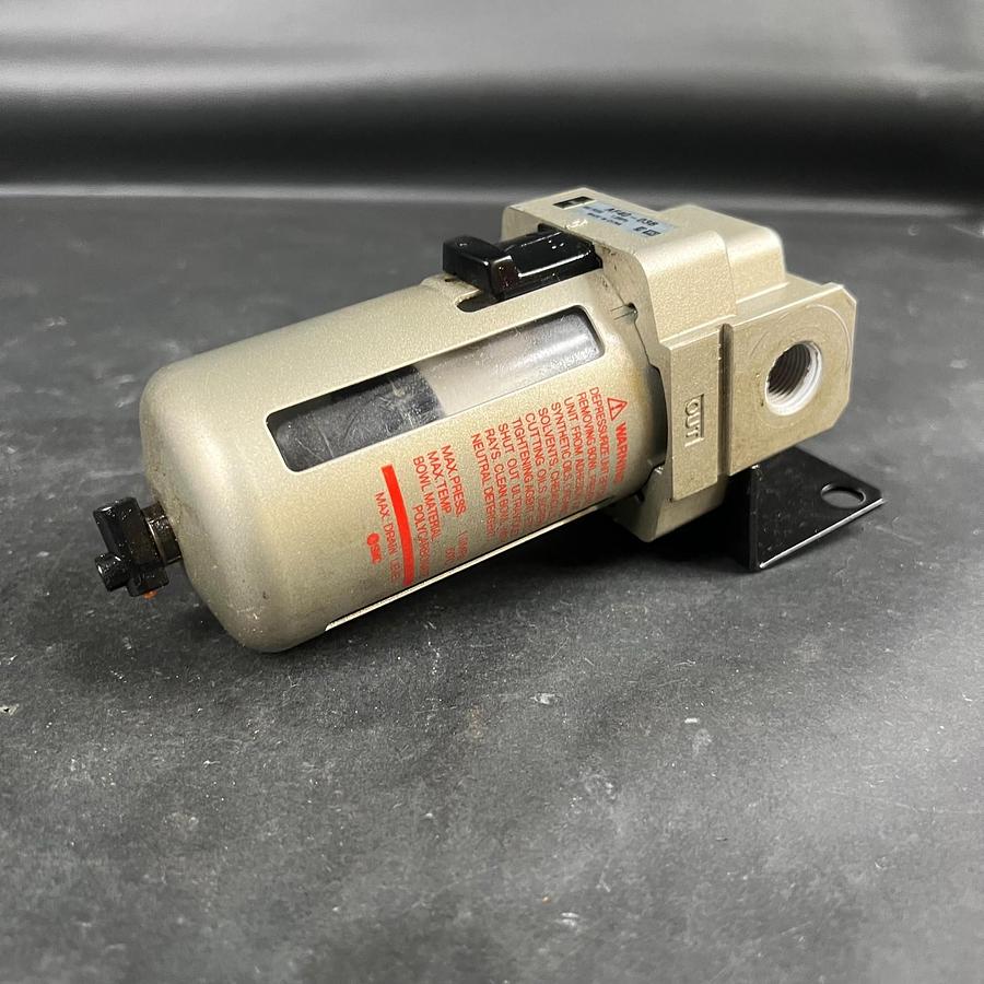 Used SMC AF40-03B PNEUMATIC FILTER ($30 OBO)