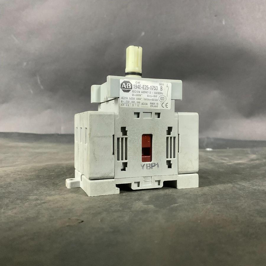 Used ALLEN BRADLEY 194E-E25-1753 SER B DISCONNECT SWITCH ($20 OBO)
