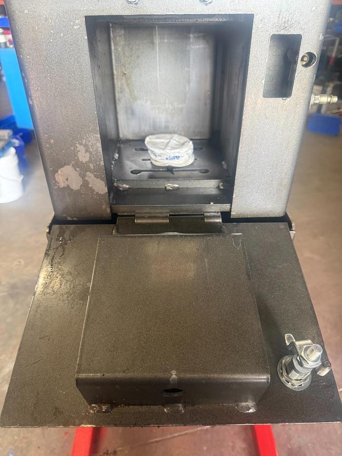 Used Gray QuickPac QP-50 Heavy-Duty Spin-On Oil Filter Crusher