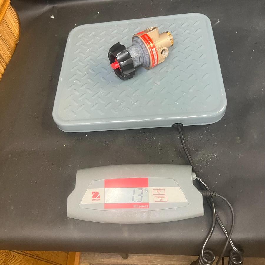 Used SCHRADER BELLOWS 3561-2200 REGULATOR ($100 OBO)