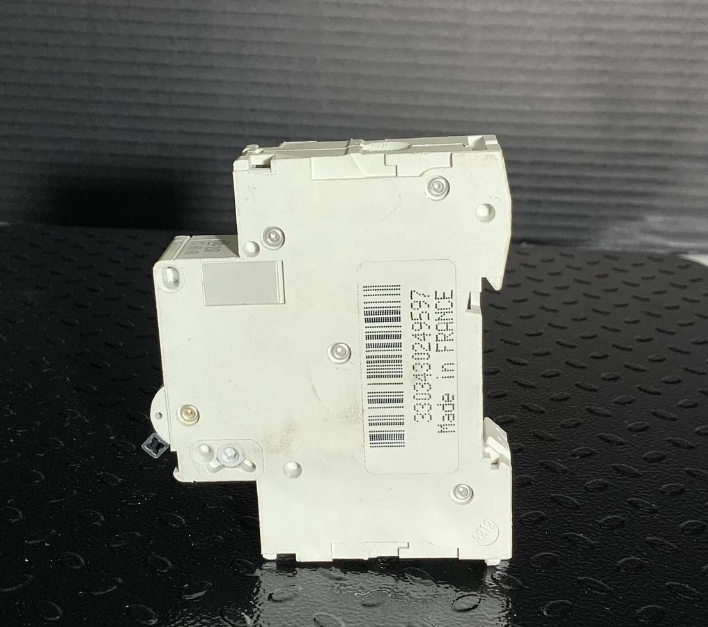 SCHNEIDER C60H ($19.99 OBO)