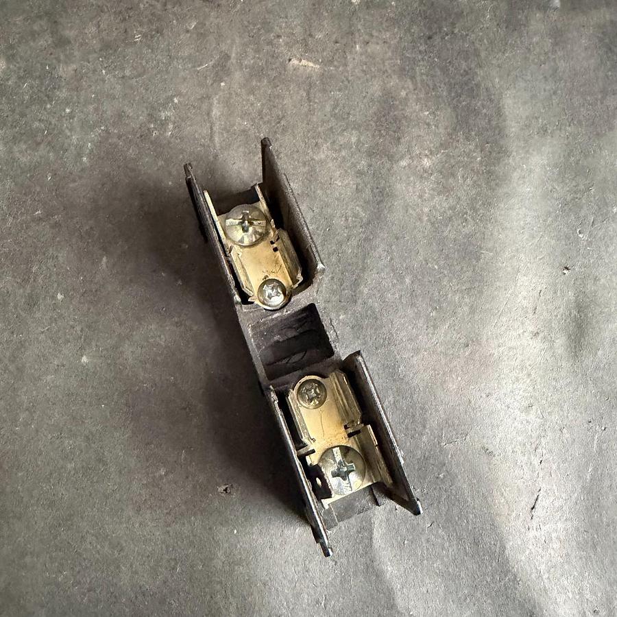 Used LITTLEFUSE L60030M-1SQ FUSE HOLDER