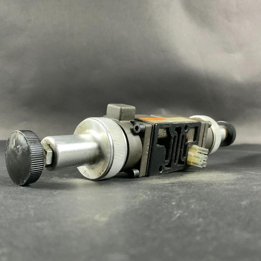 Used NUMATICS 081RD100J016Y00 PNEUMATIC REGULATOR ($15 OBO)