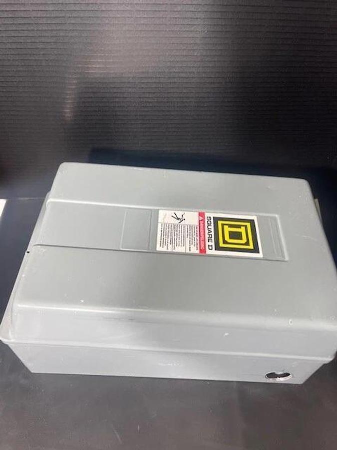 Used SCHNEIDER 8903LXG1200 ($400 OBO)