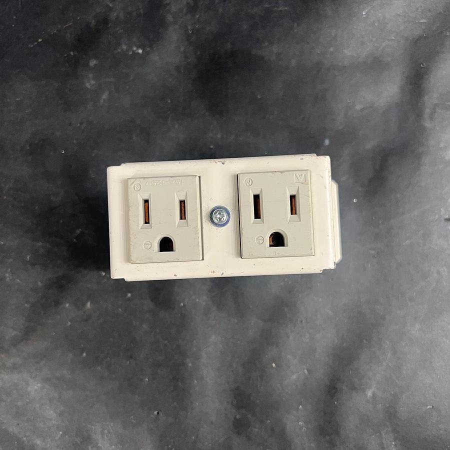Used AMERICAN DENKI 7117OHD OUTLET RECEPTACLES ($25 OBO)