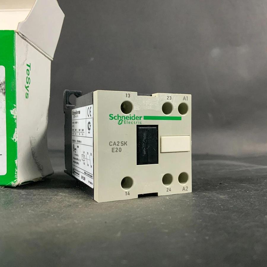 SCHNEIDER ELECTRIC CA2 SKE20B7 CONTROL RELAY ($50 OBO)