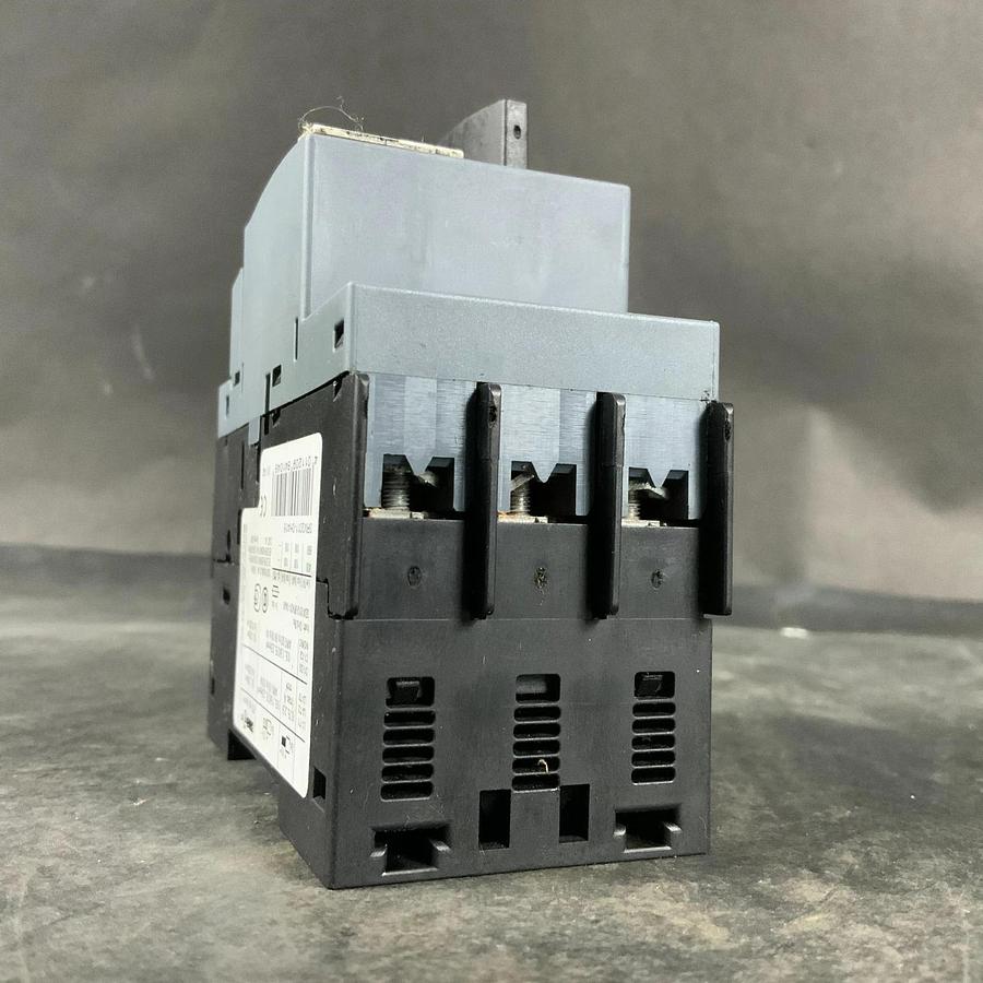 Used SIEMENS 3RV2011-0HA15 POWER CONTACTOR ($30 OBO)