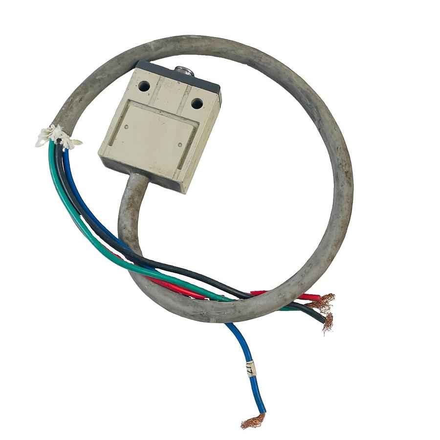 Used OMRON D4C-1601 COMPACT LIMIT SWITCH PIN PLUNGER IP67 B300 PRE WIRED CABLE