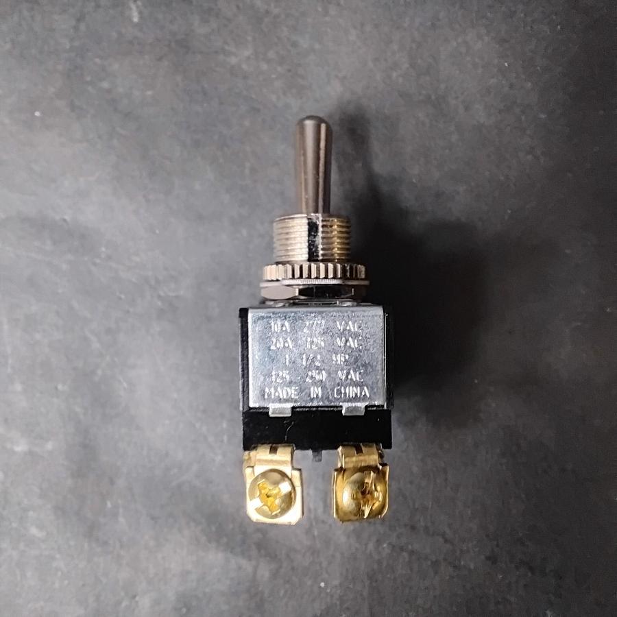 Used CARLING 80,000 SERIES 1K8467H-2D TOGGLE SWITCH ($9 OBO)